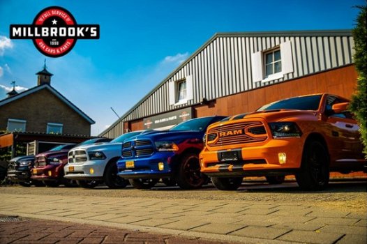 Dodge Ram 1500 - grote voorraad Amerikaanse pick up trucks zie website www.millbrooks.nl - 1