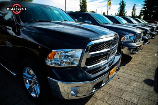 Dodge Ram 1500 - grote voorraad Amerikaanse pick up trucks zie website www.millbrooks.nl - 1