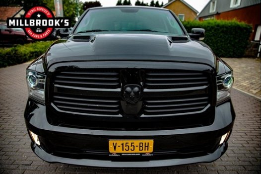 Dodge Ram 1500 - grote voorraad Amerikaanse pick up trucks zie website www.millbrooks.nl - 1