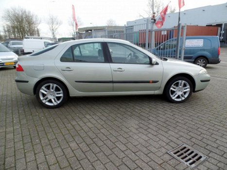 Renault Laguna - 2.0-16V Expression AUTOMAAT - 1