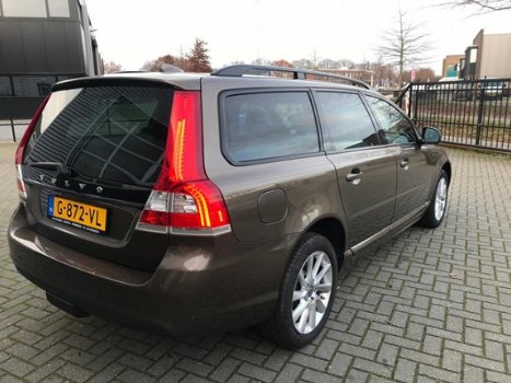 Volvo V70 - 2.0 D3 Summum xenon leder standkachel stoelverwarming pdc navigatie - 1