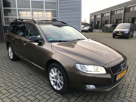 Volvo V70 - 2.0 D3 Summum xenon leder standkachel stoelverwarming pdc navigatie - 1