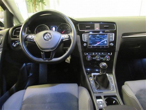 Volkswagen Golf - 5drs. 1.6TDi Highline (Dab+/Camera/Navi) - 1