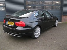 BMW 3-serie - 318i Business Line Navigatie Parkeersensoren