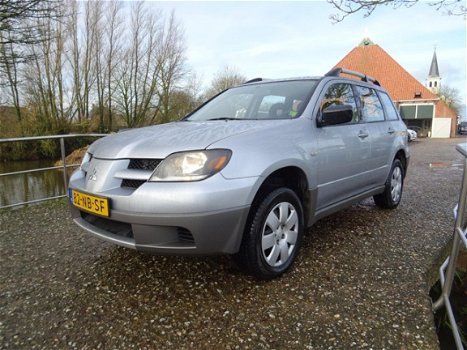 Mitsubishi Outlander - 2.0 Comfort Nette auto + Airco Nu € 2.975, - 1