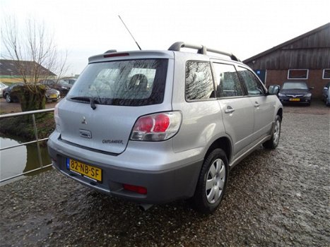 Mitsubishi Outlander - 2.0 Comfort Nette auto + Airco Nu € 2.975, - 1