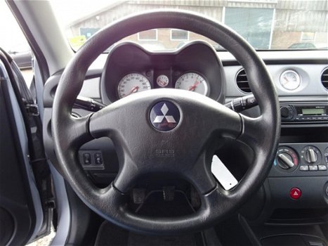 Mitsubishi Outlander - 2.0 Comfort Nette auto + Airco Nu € 2.975, - 1