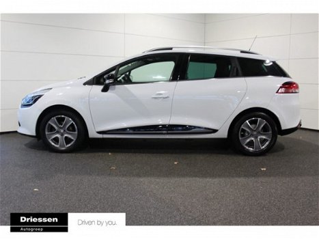 Renault Clio Estate - 0.9 TCe Night&Day (Navigatie - Parkeersensoren Achter) - 1