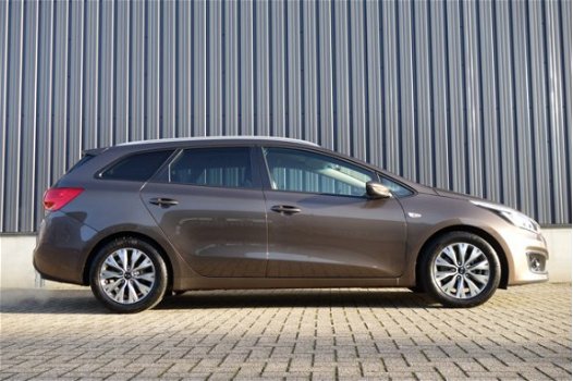 Kia cee'd Sportswagon - 1.0 T-GDI DESIGN EDITION NAVI/ CLIMA/ CRUISE/ LMV/ TREKHAAK - 1