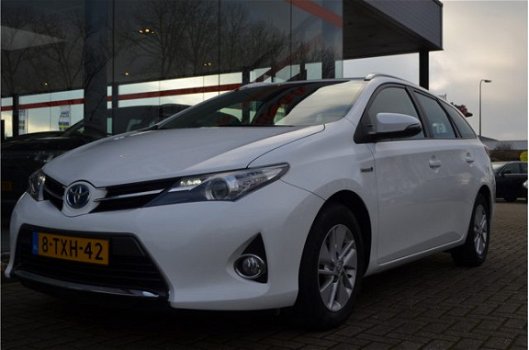 Toyota Auris Touring Sports - 1.8 Hybrid Aspiration, NL Auto, Dealeronderhouden, Camera, Clima, Lich - 1