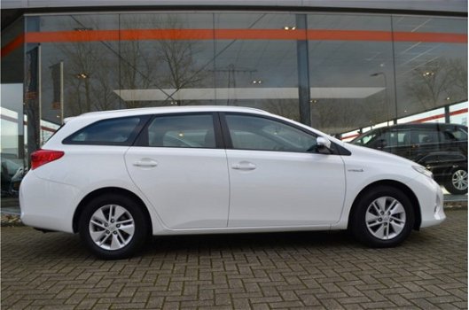 Toyota Auris Touring Sports - 1.8 Hybrid Aspiration, NL Auto, Dealeronderhouden, Camera, Clima, Lich - 1