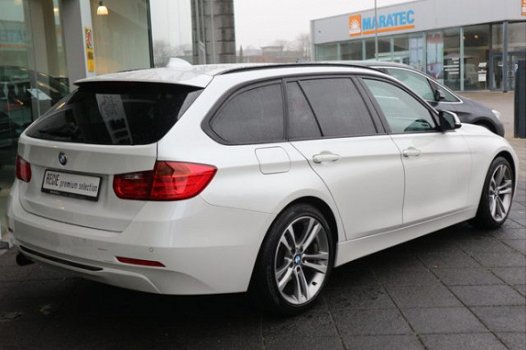 BMW 3-serie Touring - 320i Sport Automaat Xenon Leer - 1