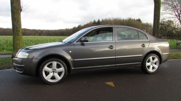 Skoda Superb - 2.5 V6 TDI Elegance - 1