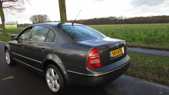 Skoda Superb - 2.5 V6 TDI Elegance - 1