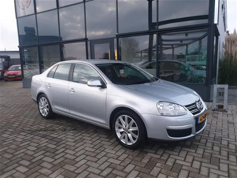 Volkswagen Jetta - 1.4 TSI Comfortline - 1