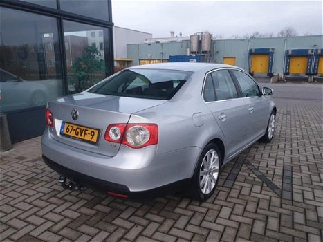 Volkswagen Jetta - 1.4 TSI Comfortline - 1