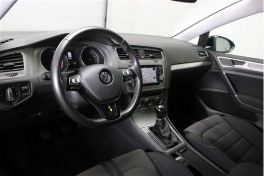 Volkswagen Golf Variant - 1.0 TSI Connected Series Navigatie DAB+ Camera Parkeersensoren Climate Con - 1