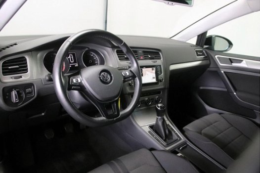 Volkswagen Golf Variant - 1.0 TSI Highline 6-bak DAB+ Navigatie Stuurbediening Climate Control - 1