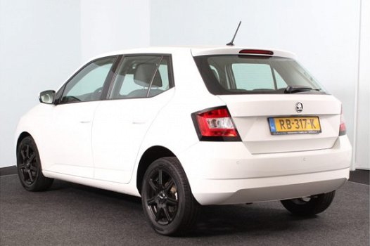 Skoda Fabia - 1.4 TDI 75PK Ambition Business | NAV | PDC | Airco | LM - 1