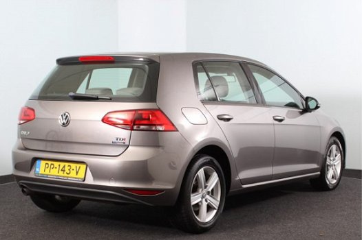 Volkswagen Golf - 1.6 TDI 105PK Highline | Adapt Cruise | ECC | LM - 1