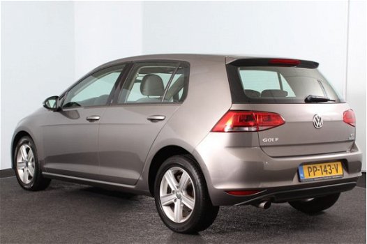 Volkswagen Golf - 1.6 TDI 105PK Highline | Adapt Cruise | ECC | LM - 1