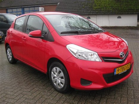 Toyota Yaris - 1.0 VVT-i Now Nette en zuinige yaris met cruise controle en trekhaak - 1