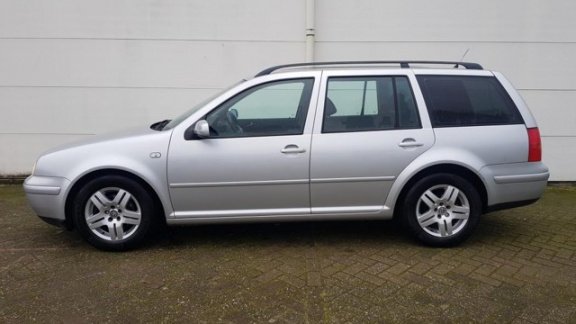 Volkswagen Golf Variant - 1.6-16V Highline - 1