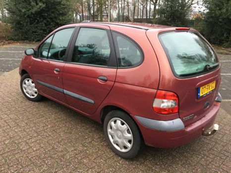 Renault Mégane - Megane SCENIC 1.6-16V RXE - 1