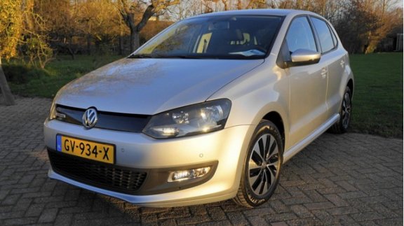 Volkswagen Polo - 1.4 TDI Business Edition Stuurbediening parkeersensoren Navigatie - 1