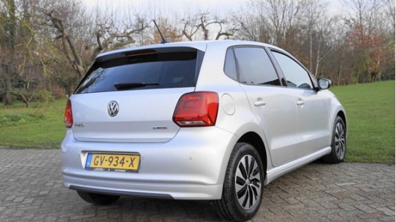 Volkswagen Polo - 1.4 TDI Business Edition Stuurbediening parkeersensoren Navigatie - 1