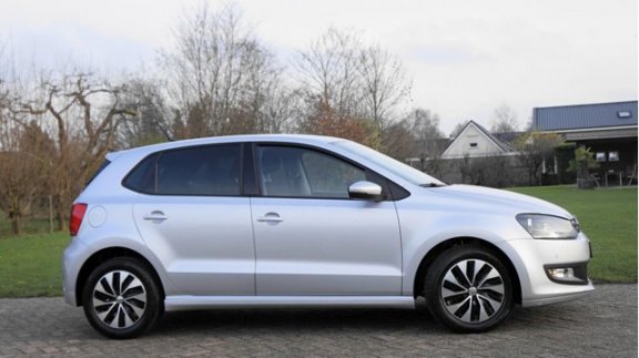 Volkswagen Polo - 1.4 TDI Business Edition Stuurbediening parkeersensoren Navigatie - 1