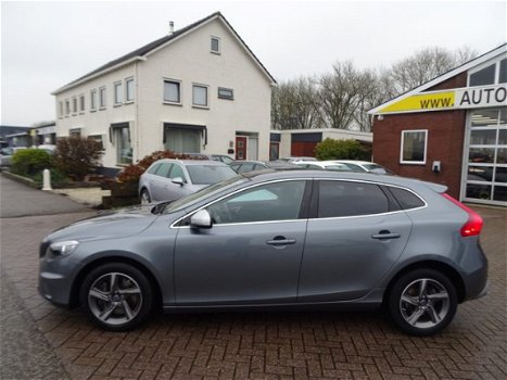 Volvo V40 - 2.0 D4 190pk R-Design Pano-Dak, Navi, Pdc - 1