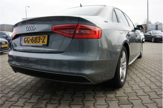 Audi A4 - 2.0 TDI ultra Advance , Sport-Line S Xenon, Navi, Clima - 1