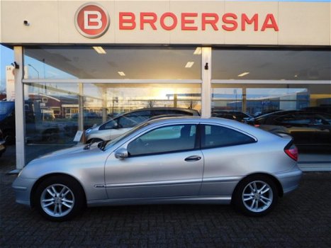 Mercedes-Benz C-klasse Sportcoupé - 180 K. 3 EIGENAAR MET 143.000 KM - 1