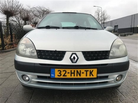 Renault Clio - 1.4-16V Expression nieuwe apk bij aflevering - 1