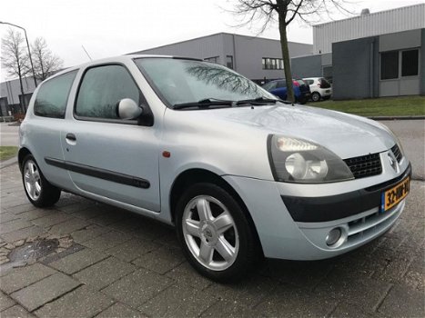 Renault Clio - 1.4-16V Expression nieuwe apk bij aflevering - 1