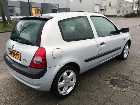 Renault Clio - 1.4-16V Expression nieuwe apk bij aflevering - 1