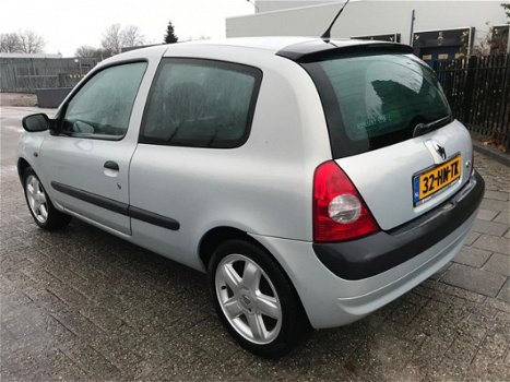 Renault Clio - 1.4-16V Expression nieuwe apk bij aflevering - 1