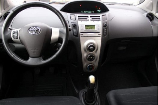 Toyota Yaris - 1.3 VVTi Sol 5 DEURS/ AIRCO/ RADIO CD/ TREKHAAK - 1
