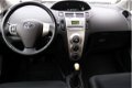 Toyota Yaris - 1.3 VVTi Sol 5 DEURS/ AIRCO/ RADIO CD/ TREKHAAK - 1 - Thumbnail