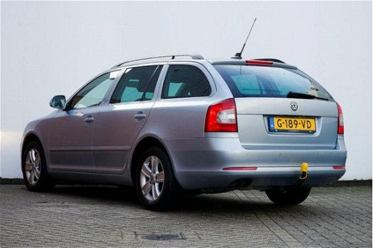 Skoda Octavia Combi - 1.4 TSI Elegance 2010 DSG Schuifdak Automaat - 1