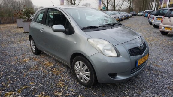 Toyota Yaris - 1.3 VVTi Terra hele nette 1.3 met airco 131dkm rijd zeer fijn - 1