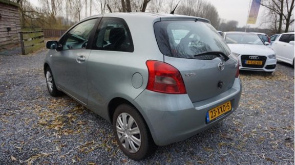 Toyota Yaris - 1.3 VVTi Terra hele nette 1.3 met airco 131dkm rijd zeer fijn - 1