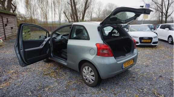 Toyota Yaris - 1.3 VVTi Terra hele nette 1.3 met airco 131dkm rijd zeer fijn - 1