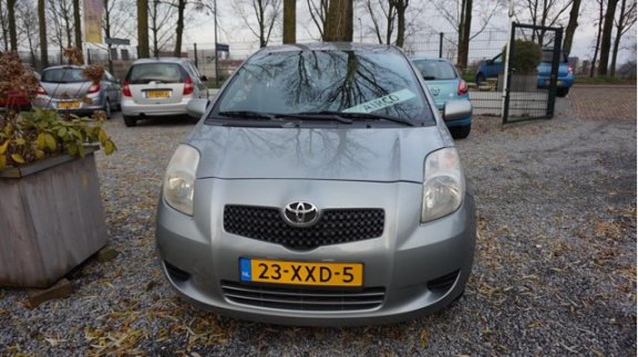 Toyota Yaris - 1.3 VVTi Terra hele nette 1.3 met airco 131dkm rijd zeer fijn - 1