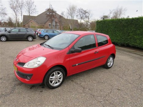 Renault Clio - 1.2-16V Expression Airco, NL auto, dealer onderhouden Nieuwjaarssale - 1