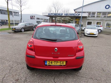 Renault Clio - 1.2-16V Expression Airco, NL auto, dealer onderhouden Nieuwjaarssale - 1