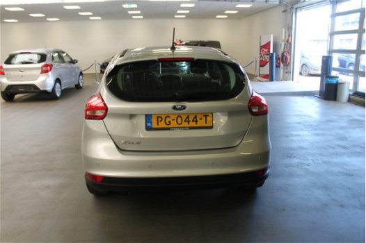 Ford Focus - 1.5 TDCi 120pk 5-deurs Lease Edition - 1