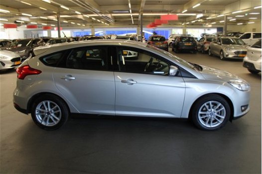 Ford Focus - 1.5 TDCi 120pk 5-deurs Lease Edition - 1