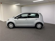 Volkswagen Up! - 1.0 move up BlueMotion Navigatie, Airco, Bluetooth, Electrische ramen,